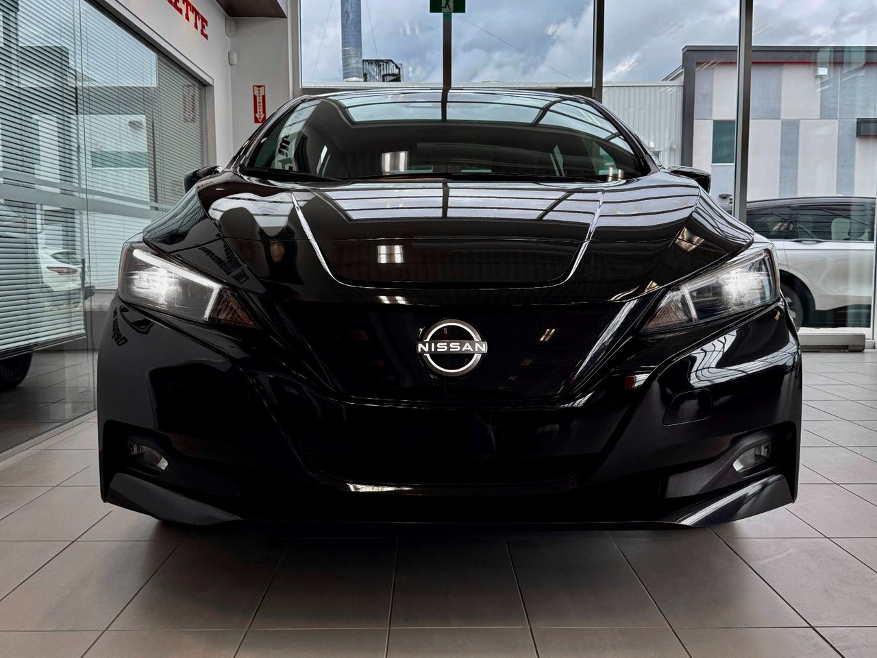 2023 Nissan Leaf Notre-Dame-des-Prairies - photo #2